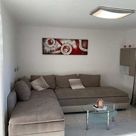 Moderne 2 Zimmer Wohnung Mit Vollausstattung Ketsch Bagian luar foto