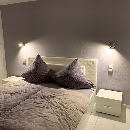 Moderne 2 Zimmer Wohnung Mit Vollausstattung Ketsch Bagian luar foto